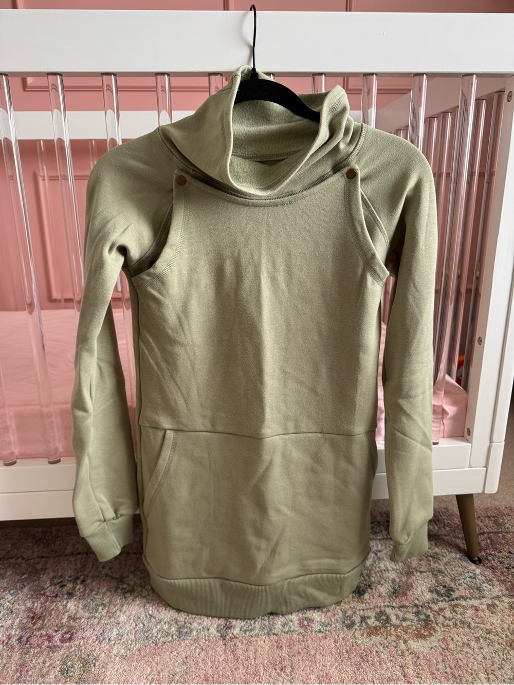 Latched mama harbor snap nursing pullover